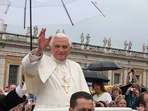 Pope_Benedict_XVI -1